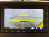 リアカメラ付で、後方をナビ画面で確認。車庫入れも安心です。もちろん、バックギアと連動しています。