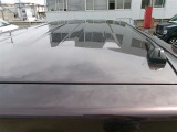 ルーフは目立つキズやへこみなどはない状態です。