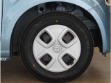 【ホイールキャップ】車に良く似合う純正ホイールキャップが装備されています。ノーマルタイヤ、スタッドレスタイヤも広島マツダにお任せください。