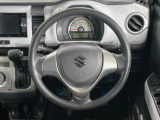 ステアリングも使用感が少なく、きれいな状態となっております♪