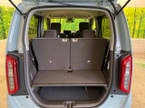 普段のお買い物や通勤、送迎等に十分な荷室スペースを確保しております。セカンドシートを倒すと、大きな荷物の積載も可能です♪