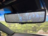 【デジタルインナーミラー】後席の大きな荷物や同乗者で後方が確認しづらい時でも安心!カメラが撮影した車両後方の映像をルームミラー内に表示。クリアな視界で状況の確認が可能です!