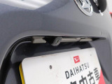 バックカメラ:運転席から見えにくいクルマの後方をカメラの映像を通して確認できます。駐車や切り返しが安心して行えます。