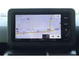ナビ搭載で、家族で遠方へのドライブも道に迷わず安心!近くの飲食店やガソリンスタンドも探せて便利ですね♪