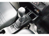 使いやすい位置にあるシフトノブですので、ギアチャンジなどの操作がとってもしやすいです♪