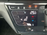 オートエアコンです!ボタンでの簡単な操作で室内を快適な温度にしてくれますので、夏場や冬場でも快適なドライブができます。