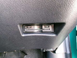 ETC車載器を装備しています。高速道路の料金所もストレスなく通行できます。すっきりとしたビルトインタイプですよ。
