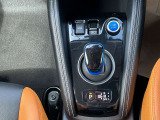 e-POWER専用のシフトレバーは操作しやすく電動サイドブレーキ・ブレーキホールド機能も付いています♪