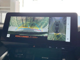 【パノラミックビューモニター】専用のカメラにより、上から見下ろしたような視点で360度クルマの周囲を確認することができます☆死角部分も確認しやすく、狭い場所での切り返しや駐車もスムーズに行えます。