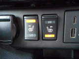 運転席と助手席にはシートヒーターが装備。寒い日でもすぐにシートが温まります!