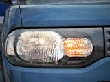 ヘッドライトはハロゲン式です。