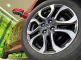 【純正16インチアルミホイール】外観にマッチした純正アルミホイールを装着しております。各種社外アルミホイールや、スタッドレスタイヤも取扱いしております。是非ご相談ください♪