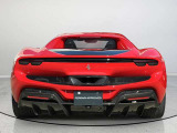 外装色はRosso Corsaです。ブラックエグゾーストパイプ