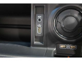 スマートフォンなどの音楽再生が可能なUSB接続ジャック装備車両です♪♪♪