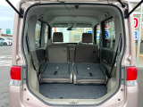 普段のお買い物や通勤、送迎等に十分な荷室スペースを確保しております。セカンドシートを倒すと、大きな荷物の積載も可能です♪