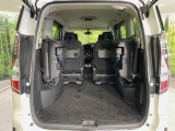 後席を格納すると、これだけの広さが!シーンに合わせたシートアレンジで、大きな荷物も積むことが出来ます♪