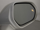 BSM(ブラインドスポットモニタ)!隣の車線を走る車両をレーダーで検知し、ドアミラーでは確認しにくい後側方エリアに存在する車両に加えて、急接近してくる車両も検知します。