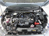 車にとって、とても大切な部分のエンジンルーム。綺麗に清掃済みで安心です。