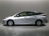低燃費で環境にもやさしいハイブリッド車です。トヨタ専用診断機器でハイブリッドシステムを綿密に点検してあります!