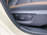 パワーシート搭載。微妙な調整が手軽にでき、ピッタリのポジションで運転することが可能です。