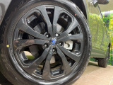 【純正18インチアルミホイール】外観にマッチした純正アルミホイールを装着しております。各種社外アルミホイールや、スタッドレスタイヤも取扱いしております。是非ご相談くださ