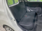 後部座席も気になるようなキズ・汚れやへたり等、大きなダメージはなく、良好な状態です。