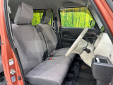 運転席シート廻りは使用感も少なく、良好な状態となっています。前オーナー様が丁寧に使っていたことがよくわかりますね。