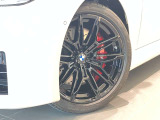 BMW純正アロイホイールはモデルやパッケージに合わせてデザインされています。洗練されたデザインで、足元の個性を引き立てます。