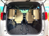普段のお買い物や通勤、送迎等に十分な荷室スペースを確保しております。セカンドシートを倒すと、大きな荷物の積載も可能です♪