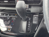 【 シフト 】スムーズなシフトチェンジで快適にお車を操縦していただけます!