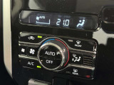 オートエアコンで快適な室内です。