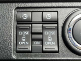 両側電動スライドドアのスイッチ付です。車内からもスイッチひとつで楽にドアの開閉が可能です。電動なので開閉時に力を使う必要がなく、半ドアになることもありません!