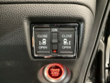 【両側パワースライドドア】両側がパワースライドドアになっており、運転席のスイッチやスマートキーでも開閉が可能です!開口部も広いので乗り降りも楽々♪