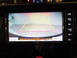 バック時の運転をサポートするバックガイドモニター