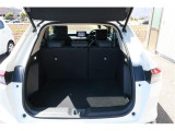 荷室スペースも充分、荷物の収納も楽々です。