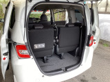 リアシートがあっても、しっかり荷物を積む事ができます。