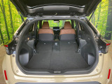 普段のお買い物や通勤、送迎等に十分な荷室スペースを確保しております。セカンドシートを倒すと、大きな荷物の積載も可能です♪