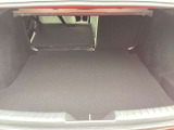 セダンならではの室内と区切られたトランクスペースです。