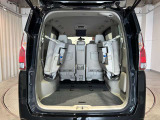 3列目のシートは跳ね上げ式なのでたくさんお荷物が積めます☆