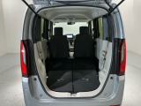 リアシートを倒すと、ラゲッジスペースを広くお使いいただけます!