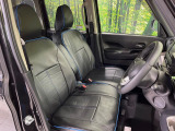 運転席シート廻りは使用感も少なく、良好な状態となっています。前オーナー様が丁寧に使っていたことがよくわかりますね。