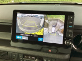 バックモニター付きで、車庫入れやバック時の後方確認をサポート。
