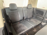 3列目シートはもちろん状態良好☆大人でもゆったりと座って頂けますので、大人数でのお出かけもラクラクです♪ご家族で、気の知れた仲間で、ドライブに行くのが楽しみですね♪