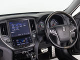 使いやすさや安全性を追求したステアリング周り!高級車ゆえにスイッチ類が多いのも特徴ですね!考え尽くされた配置ですぐに使いこなす事が出来ますのでご安心下さい!是非、体感してみて下さい!!