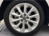 アルミホイール付き!「純正」なので車のデザインともマッチしています。