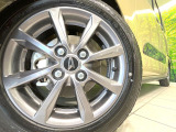 【純正14インチアルミホイール】外観にマッチした純正アルミホイールを装着しております。各種社外アルミホイールや、スタッドレスタイヤも取扱いしております。是非ご相談ください♪
