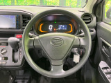ステアリングも使用感が少なく、きれいな状態となっております♪
