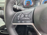 ハンドルにもスイッチが付いておりオーディオの操作やメーター内のディスプレイ操作が可能です!!
