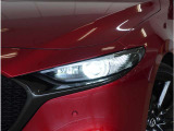 【LEDヘッドライト】省電力で長寿命の明るく運転しやすいLEDヘッドランプです。明るく照らすので暗い夜道からお客様を守ってくれます。お近くの広島マツダまでお越しください。