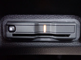 ■【ETC車載器】が装備されています。セットアップをしてお渡しとなり、ETCカードを差し込むだけで高速道路の利用が可能です。